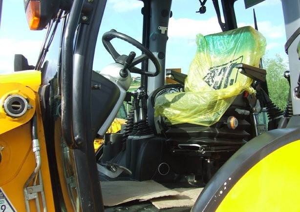 JCB 3CX Contractor z roku 2008- Przednie koła 20" — zdjęcie 3
