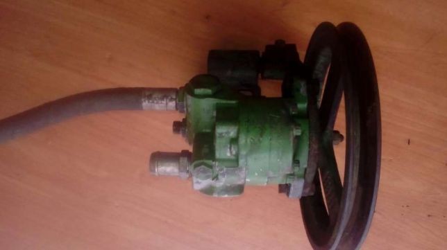 Pompa hydrauliczna John Deere 925,935,945,950,960,952,955 — zdjęcie 1