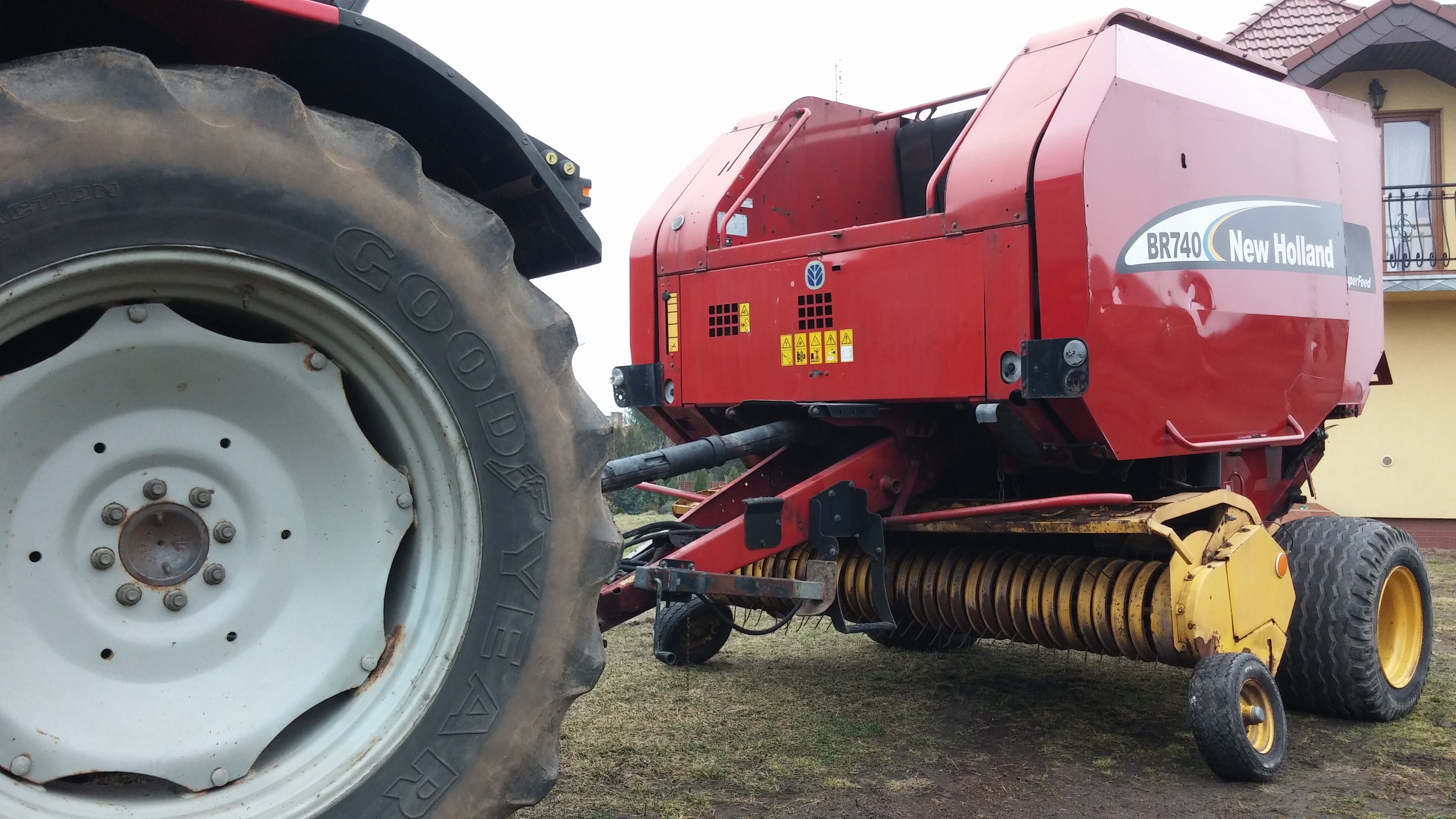 New Holland br740 z 2003 r — zdjęcie 1