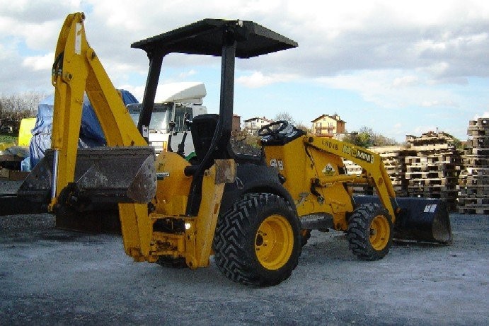JCB Mini CX mini koparkoładowarka. STAN IDEALNY — zdjęcie 4