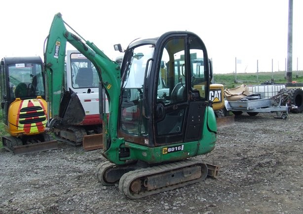 Minikoparka gąsienicowa JCB 8016 z roku 2007