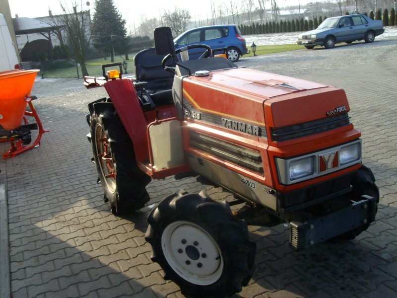 Mini traktorek Yanmar FX215, 21KM, 4x4 — zdjęcie 2