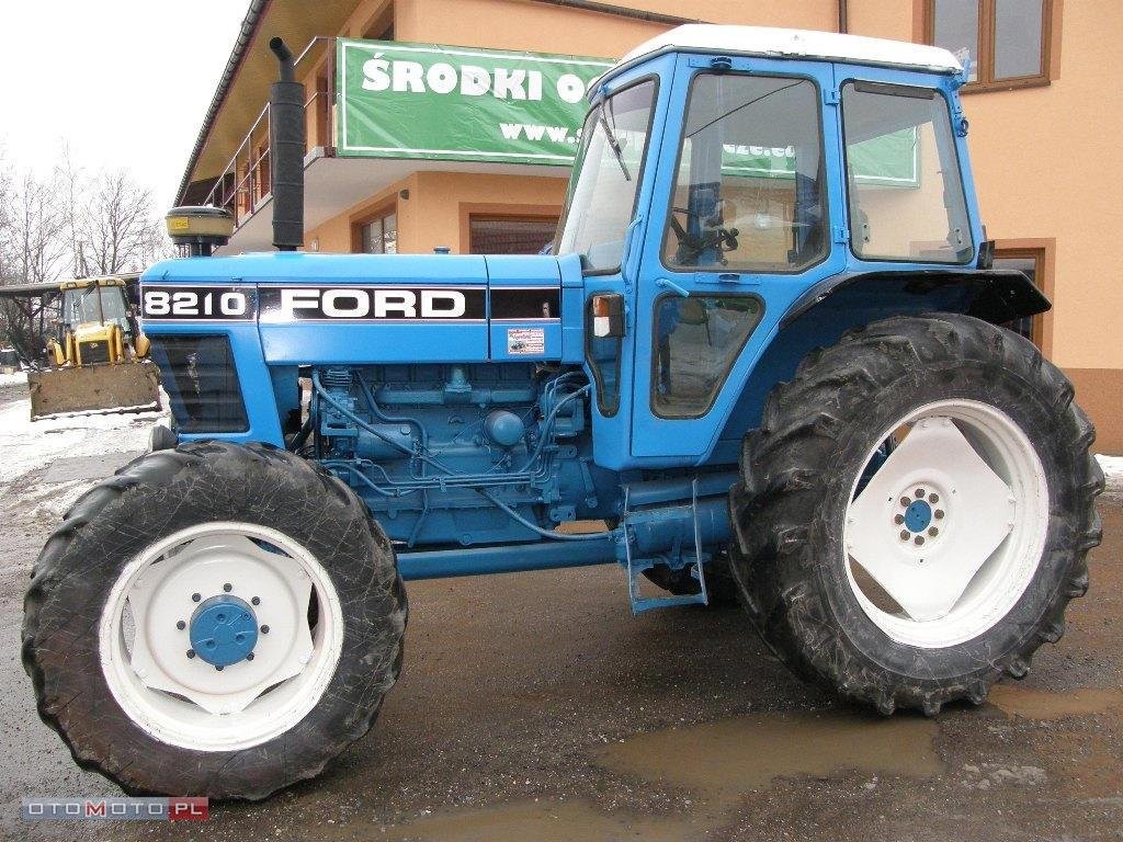 Ford 8210 - 1983 — zdjęcie 1