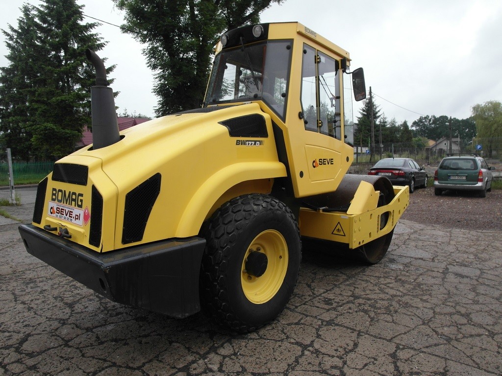 Walec drogowy Bomag BW177 stal/guma waga 8 ton, tylko 1790 h, 2007r  — zdjęcie 6