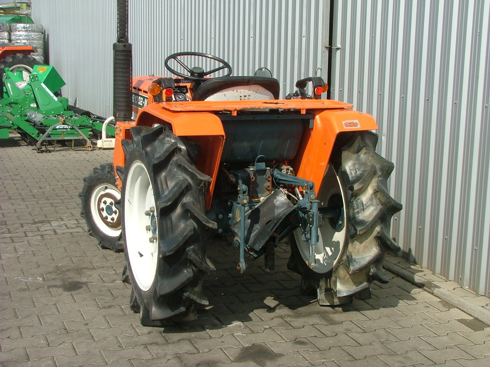 Mini traktorek Kubota B1702-M, 4x4, 17KM — zdjęcie 5