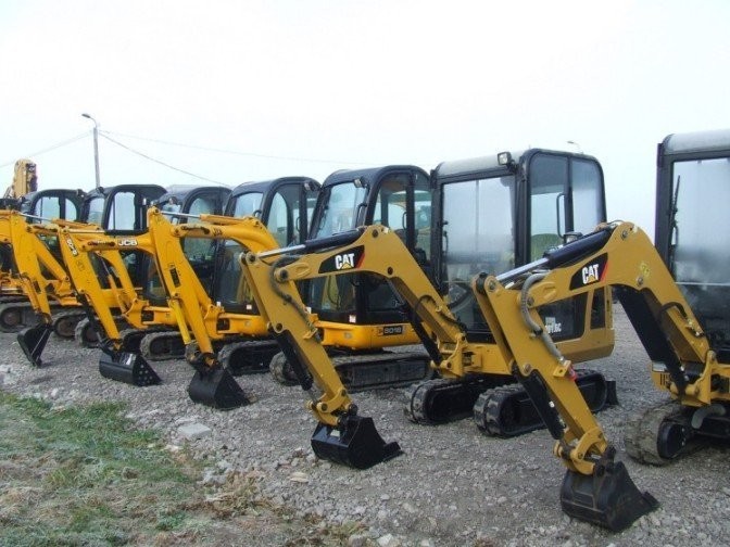 minikoparka JCB 8018. rok 2010. — zdjęcie 2