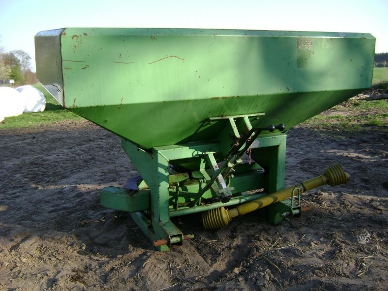 Rozsiewacz nawozów ROTINA 1200l — zdjęcie 1