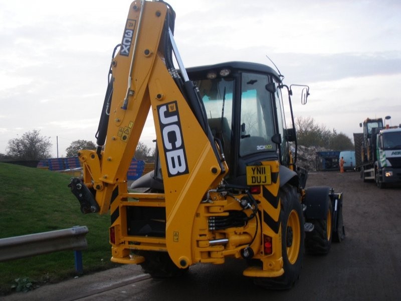 2011 JCb 3CX Contractor — zdjęcie 2
