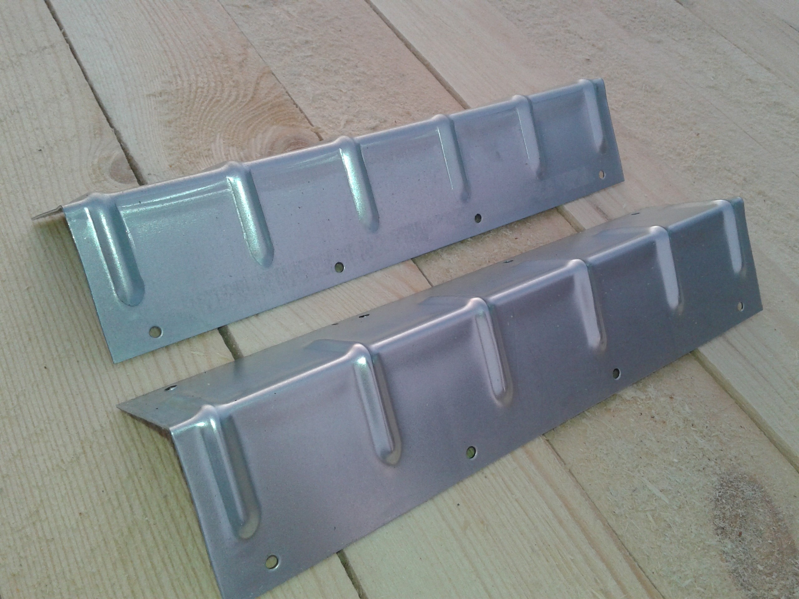 Okucia Narożniki Kątowniki metalowe do skrzyniopalet — zdjęcie 1