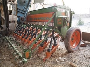 Sprzedam siewnik zbożowy Amazone 08-30 Special — zdjęcie 1