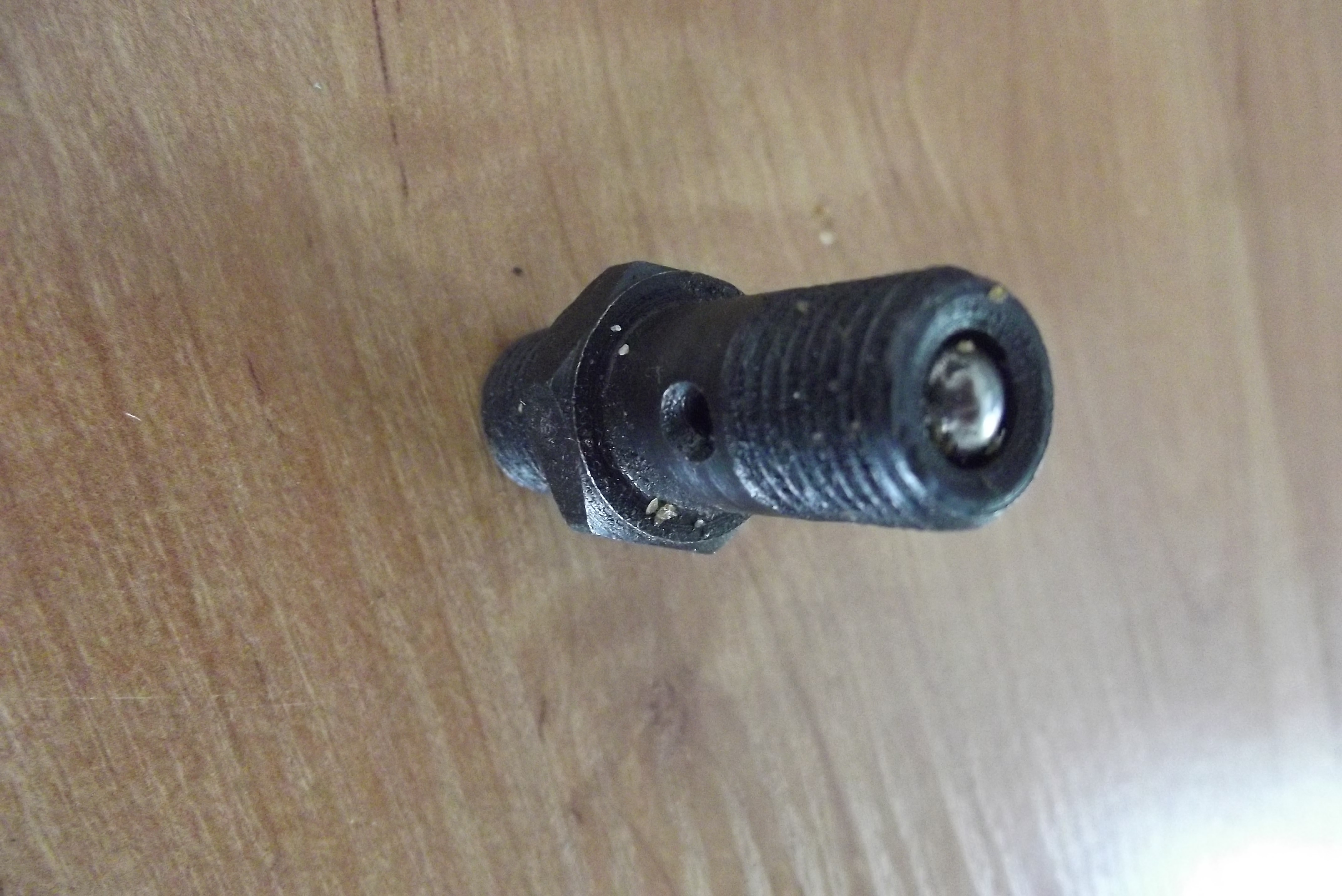 Zaworek pompy wtryskowej T 25 — zdjęcie 2