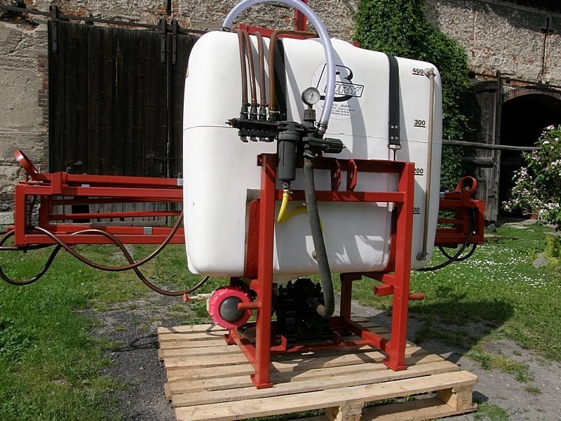 OPRYSKIWACZ ZAWIESZANY 400 L — zdjęcie 2