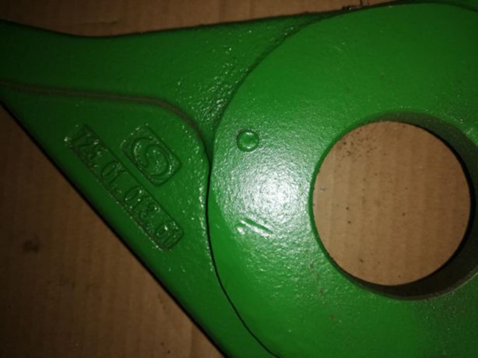 Uchwyt, obejma osi John Deere 5100M, 5100MH, 5100ML, 5101E, 5103, 5105 — zdjęcie 2
