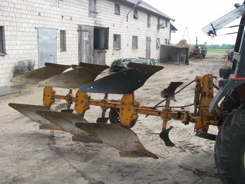 Sprzedam pług 3-skibowy, Kuhn — zdjęcie 1
