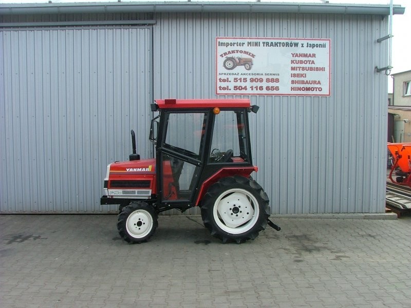 Mini traktorek Yanmar F16D z kabiną, 16KM, 4x4 — zdjęcie 3