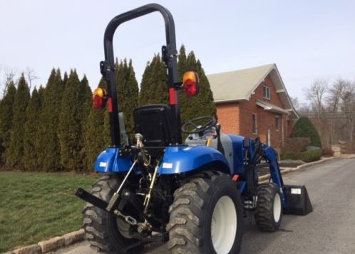 Ciągnik New Holland Boomer 24  — zdjęcie 3