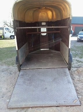 do zwierzat koni na kat. B dmc 1300kg — zdjęcie 2