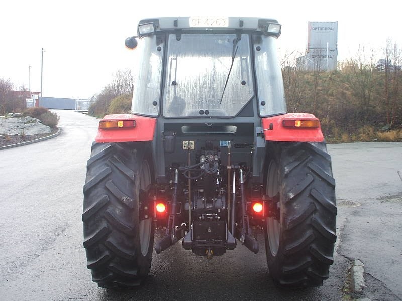 Massey Ferguson 4235 2000 — zdjęcie 1
