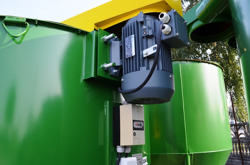NOWY Mieszalnik pasz M-Rol 750kg RATY0%  — zdjęcie 3