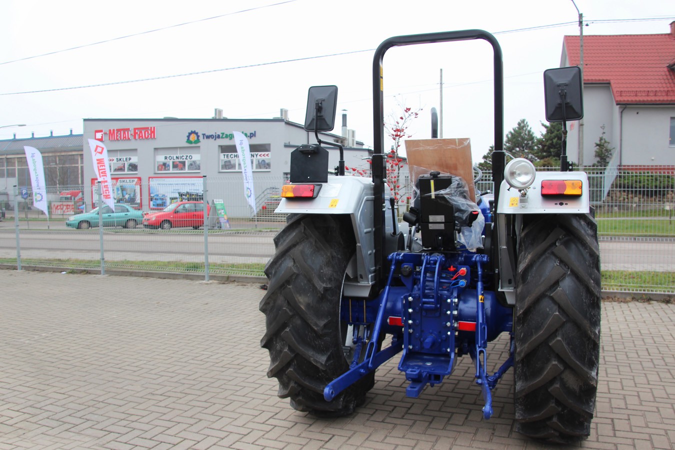 Ciągnik Farmtrac 6075 DT Rops Heritage — zdjęcie 2
