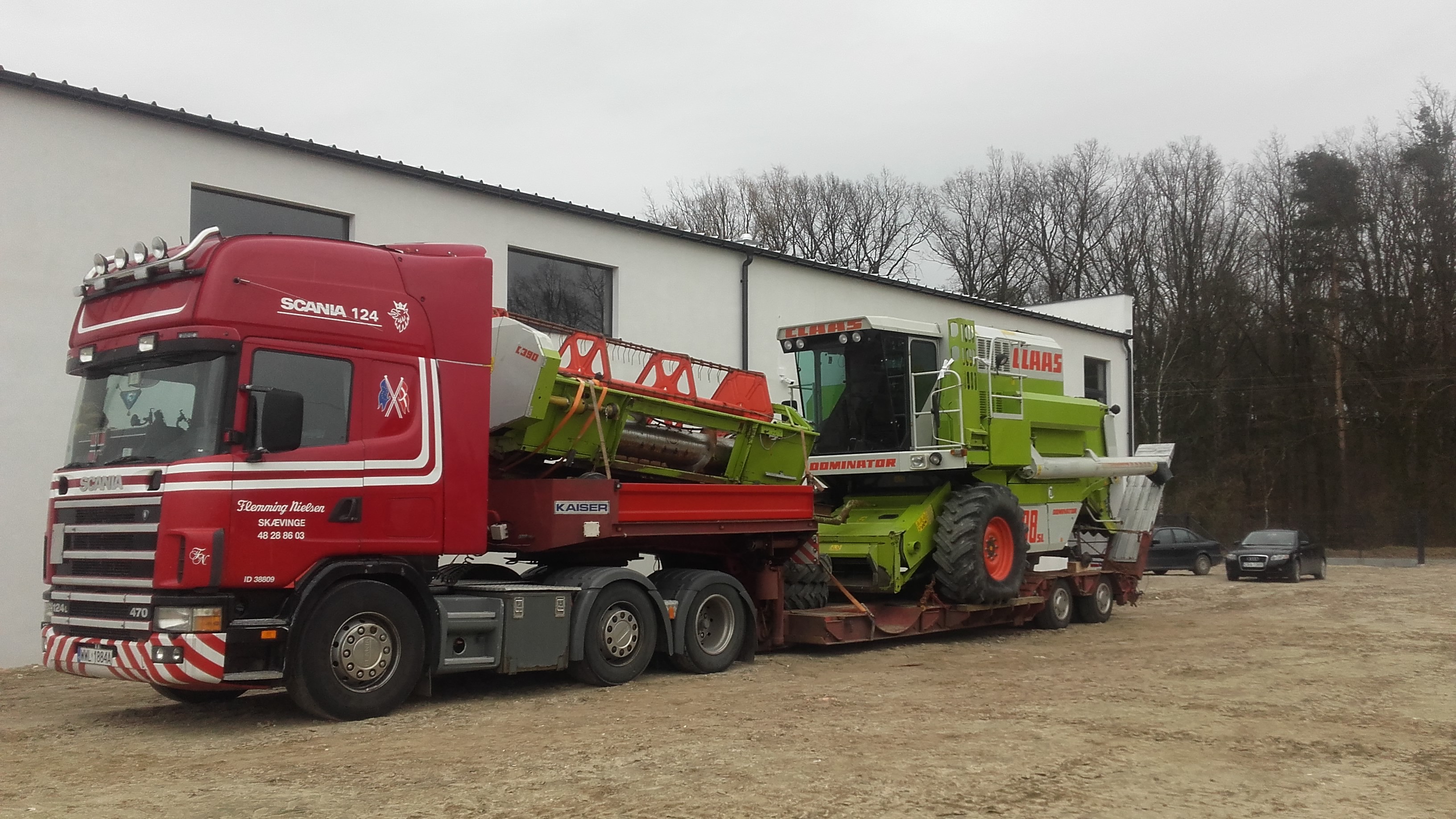 Transport kombajnów sieczkarni maszyn Claas Fent MF Holland Bizon — zdjęcie 3