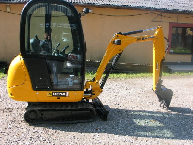 Sprzedam minikoparki JCB 8014 z 2005 roku — zdjęcie 3
