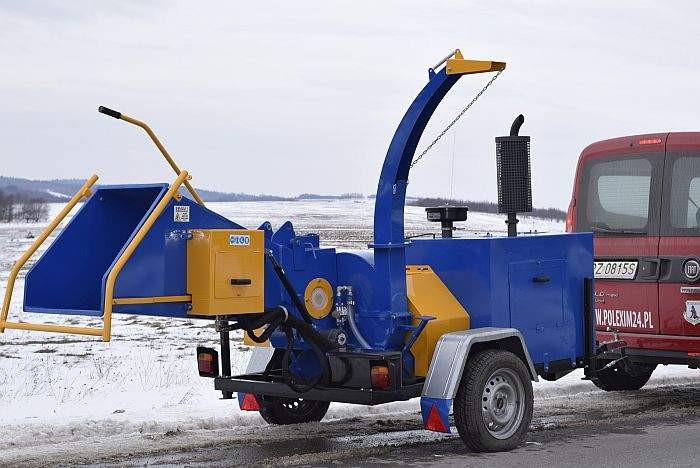 Rębak tarczowy z silnikiem Diesla 4 cylindry:  moc 40 KM. Hydraulika — zdjęcie 5