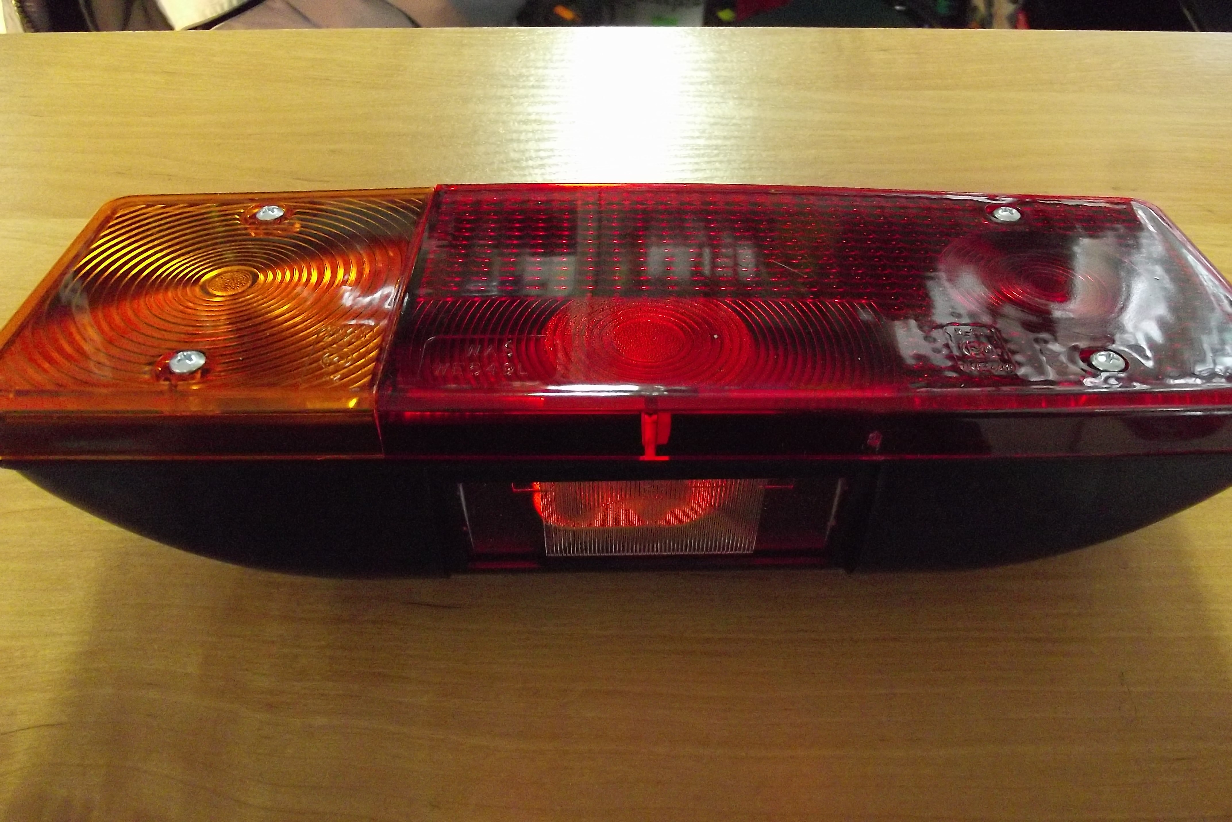 Lampa tylna lewa/prawa URSUS C 360 — zdjęcie 3