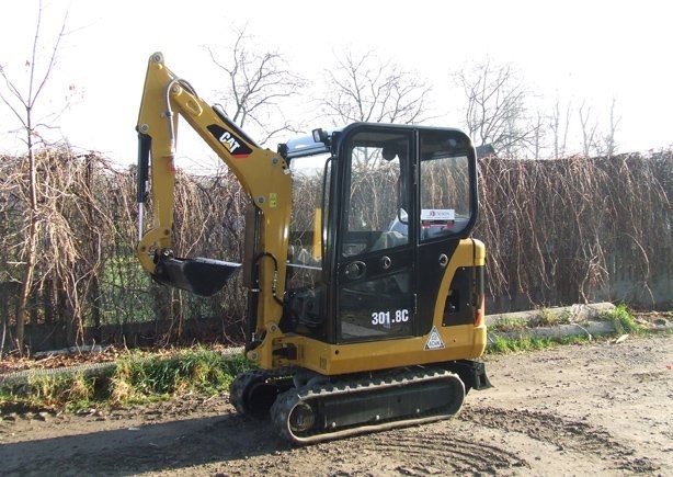 NOWA mini koparka CAT 301.8C z roku 2010