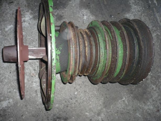 Przystawka silnika tarcza koła pasowe John Deere 1065,1075,1174,1177 — zdjęcie 1