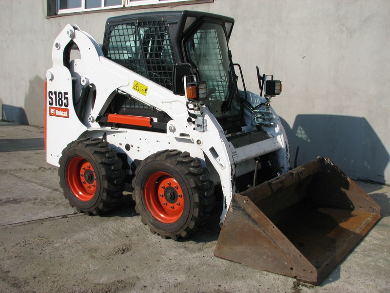 BOBCAT S185 - mini ładowarka — zdjęcie 2