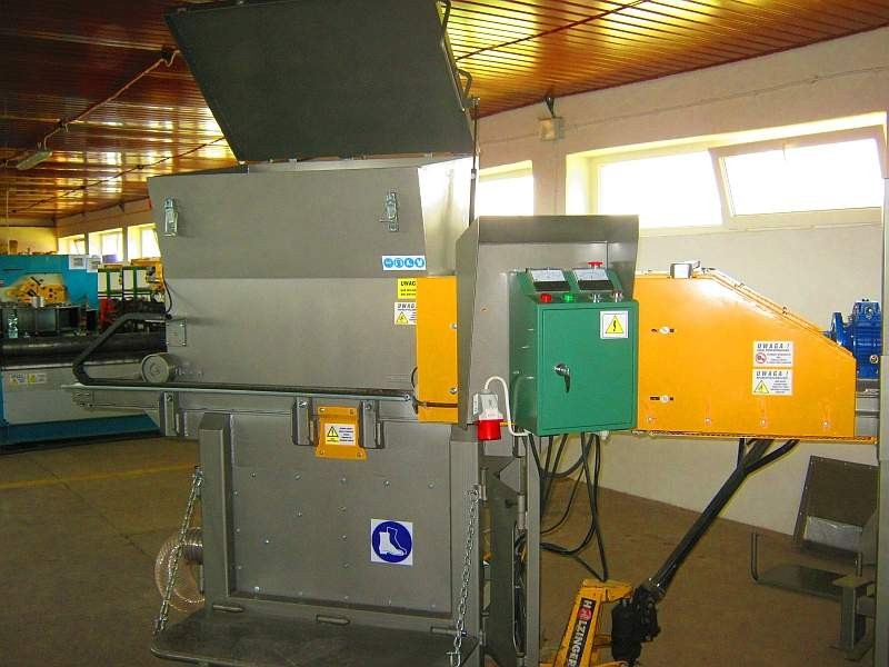 Rozdrabniacz, STRUGARKA  do nieforemnych odpadów 11 kW, HEBLER W-1 — zdjęcie 3