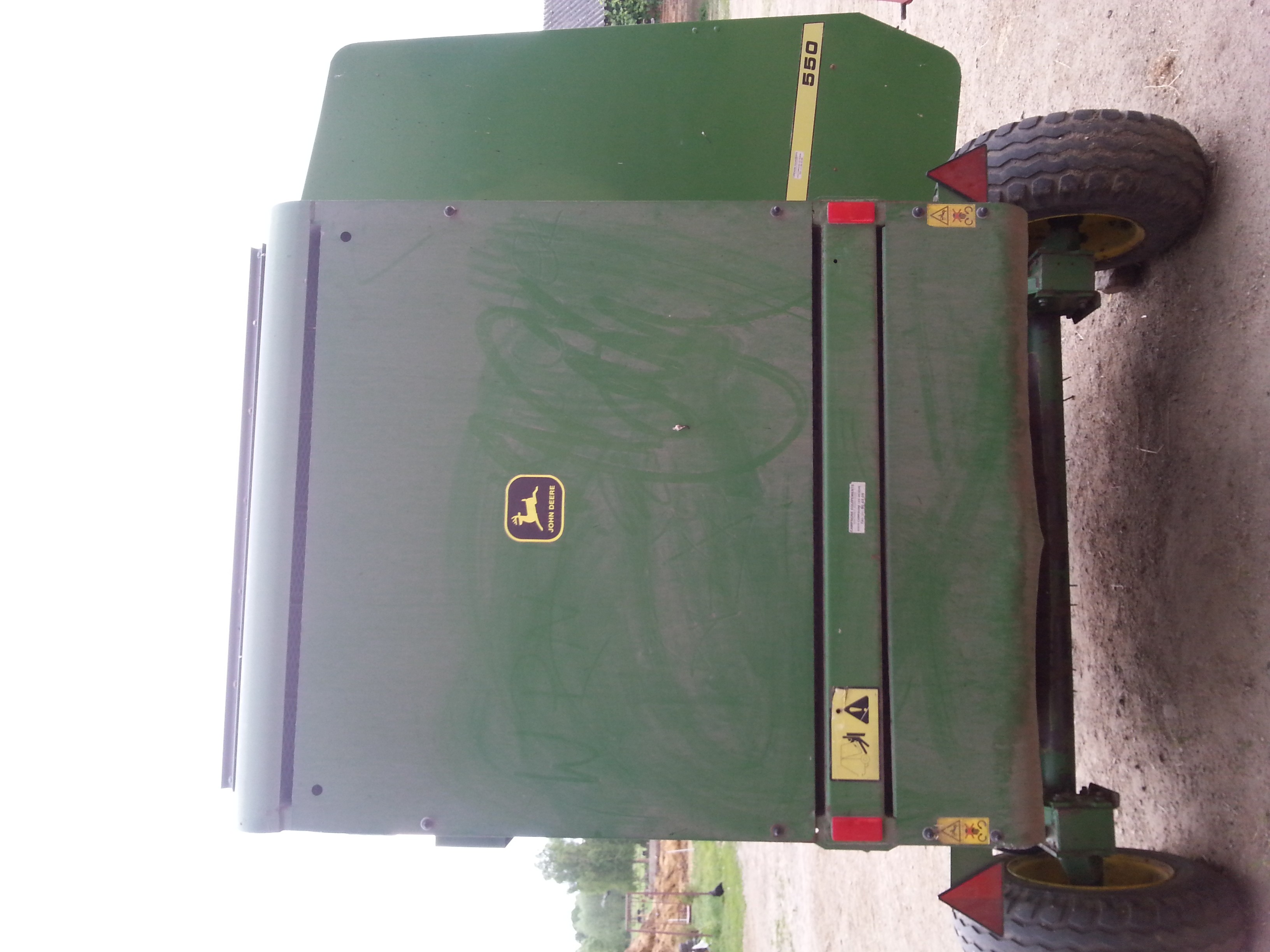 Prasa rolująca John Deere 550 — zdjęcie 4