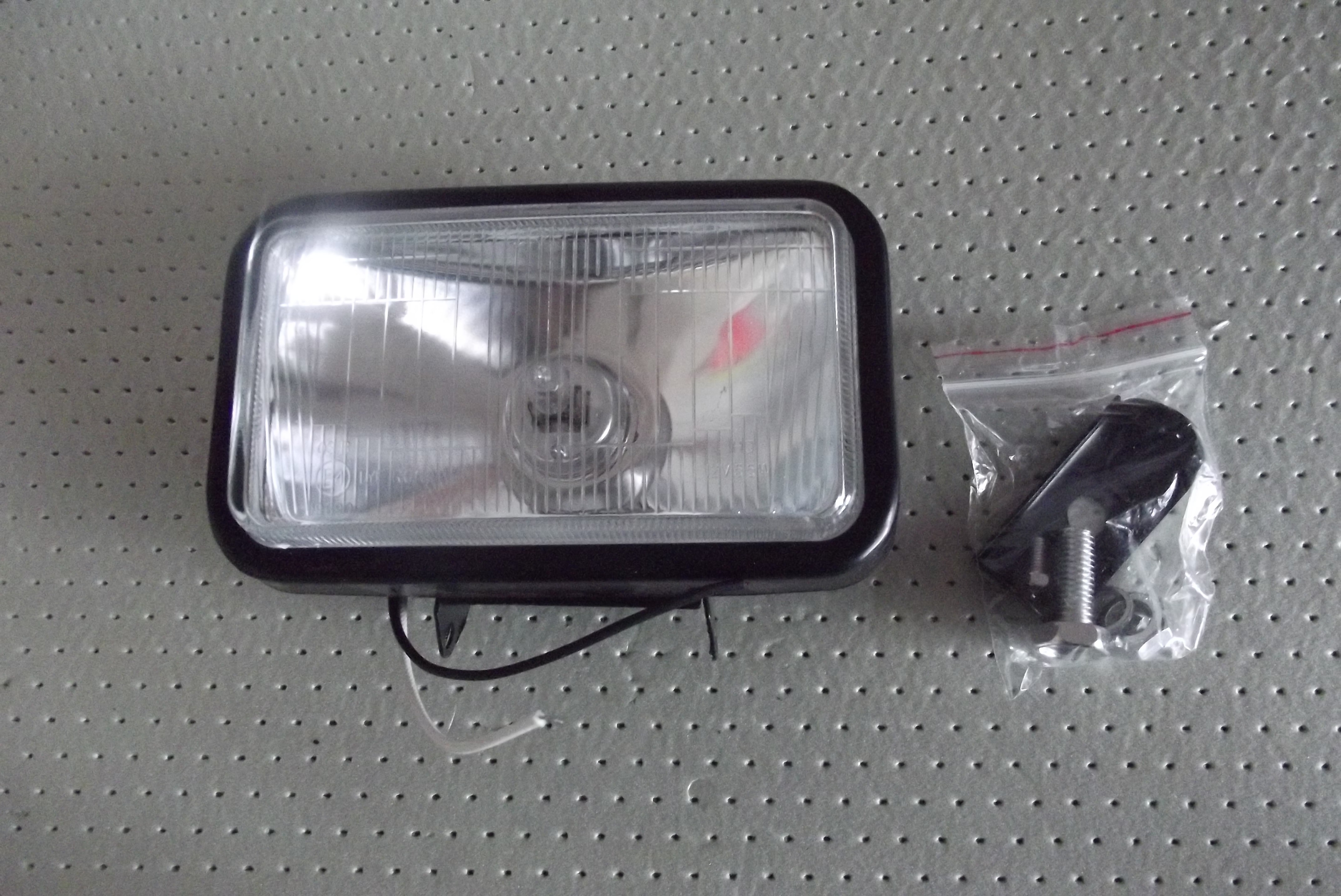 Lampa robocza z żarówką H3 (metalowa) — zdjęcie 1