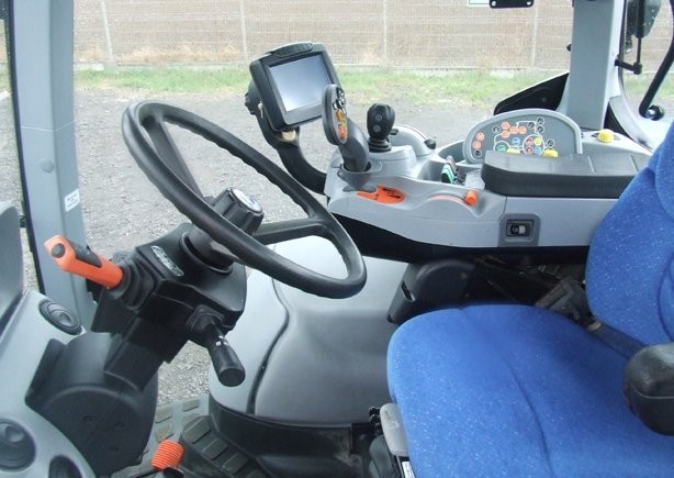 New Holland T7040 autocommand, rok 2009- 180KM — zdjęcie 5