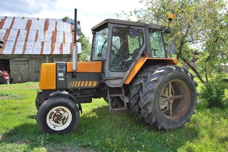 Renault 68 12 super stan 1987 rok 4 cylindrowy — zdjęcie 2