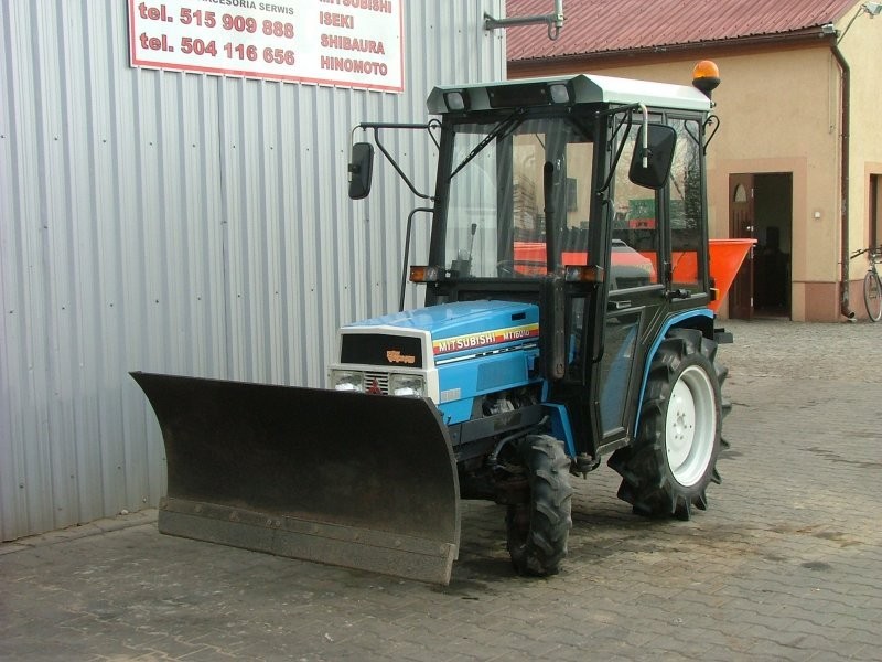 Mini Traktorek Mitsubishi MT1601D, 16KM, 4x4 z kab — zdjęcie 2