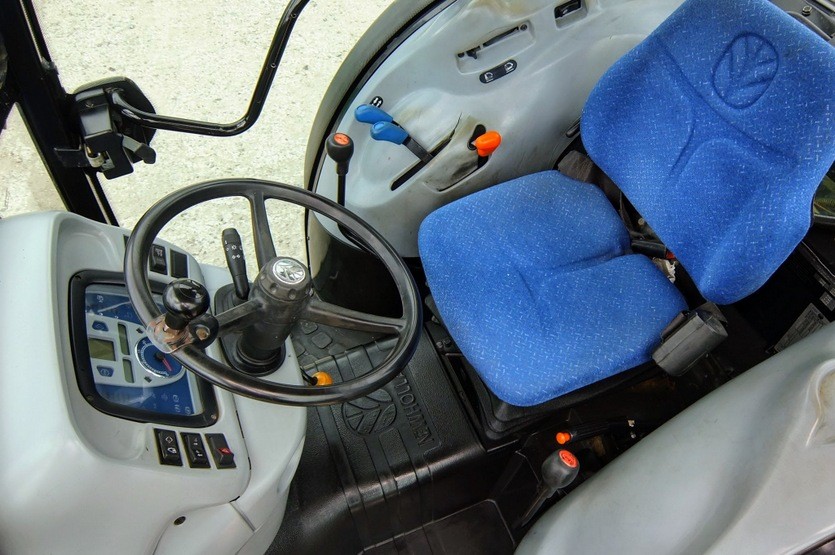 Ciągnik kołowy NEW HOLLAND T 4040F, 2008r, 88 000 zł + VAT, z Francji — zdjęcie 6