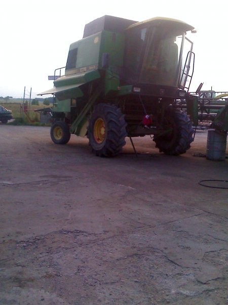 SPRZEDAM KOMBAJN ZBOŻOWY JOHN DEERE 1075 — zdjęcie 2