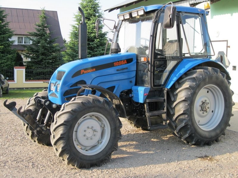 Ciągnik PRONAR 1025A — zdjęcie 1