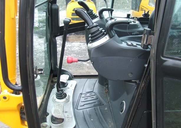 Minikoparka gąsienicowa JCB 8016 z roku 2007., — zdjęcie 4