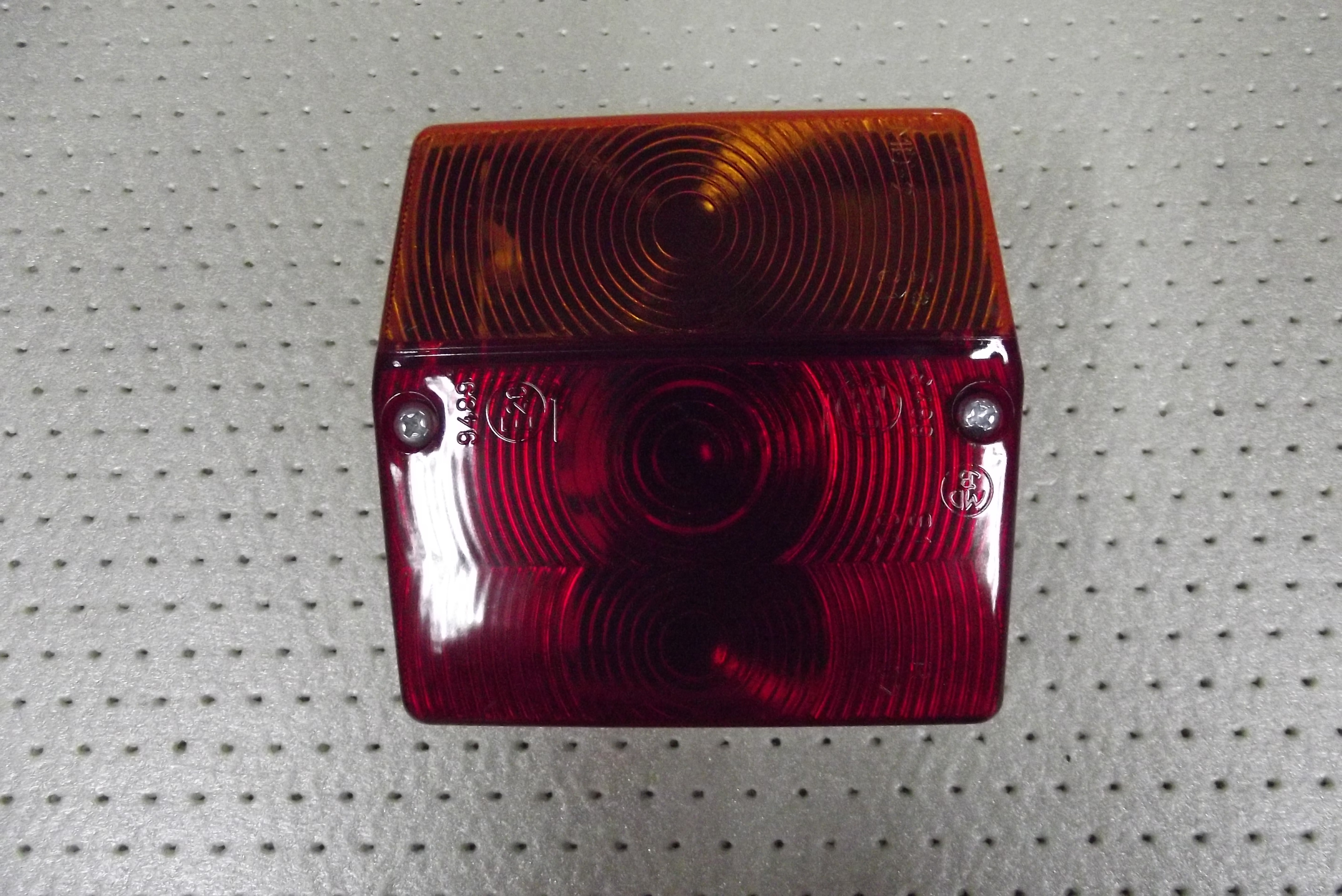 Lampa tylna przyczepki lewa/prawa 2 segmentowa — zdjęcie 1