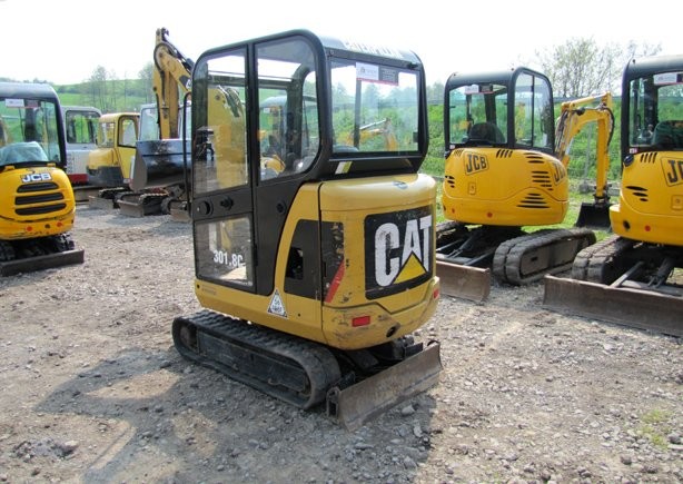 Minikoparka CAT 301.8C z roku 2012 — zdjęcie 3