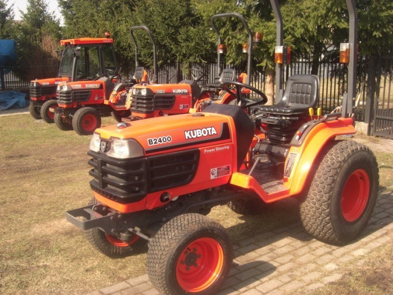 Kubota B2400 ( John Deere Iseki) — zdjęcie 2