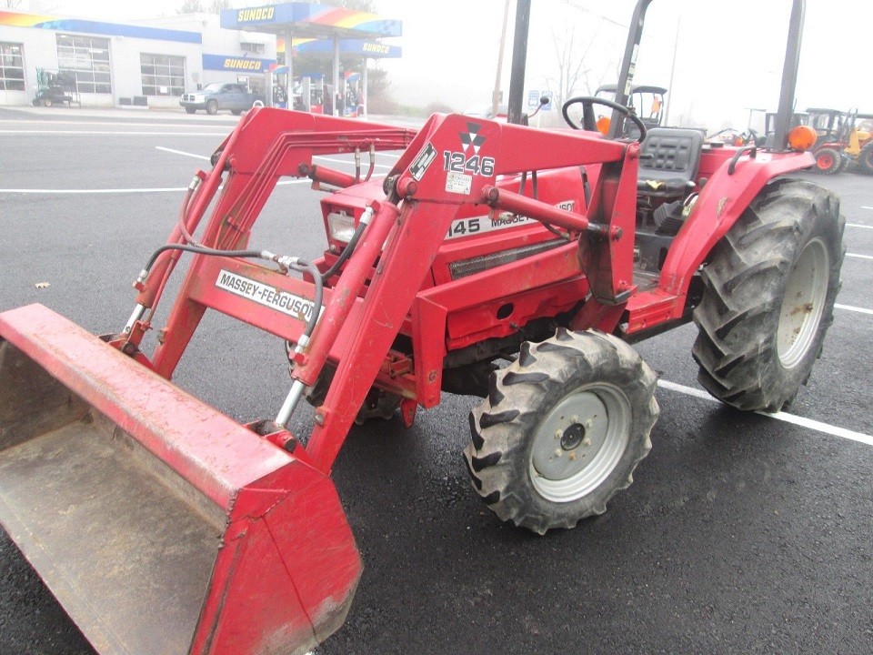 Ciągnik Massey Ferguson II45 — zdjęcie 4