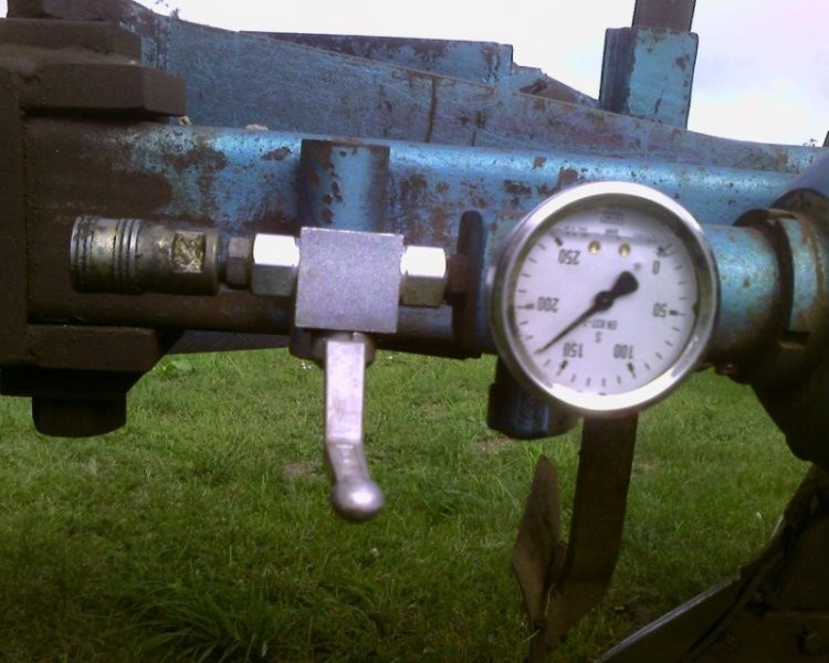 Pług 3 skibowy BEDET obrotowy hydrauliczny — zdjęcie 1