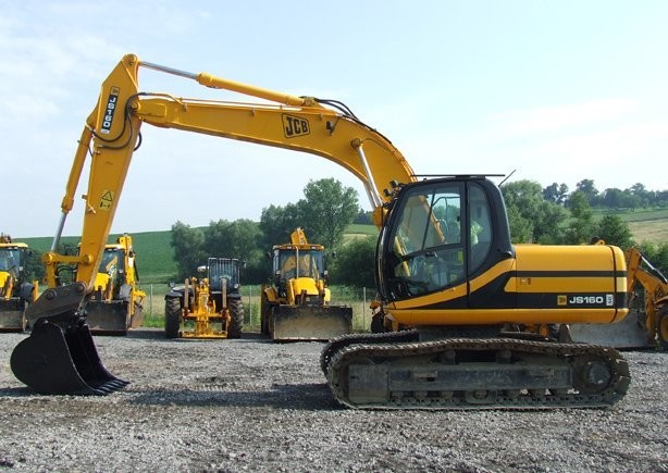 Koparka gąsienicowa JCB JS 160LC z roku 2006 — zdjęcie 2