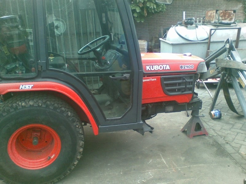 KUBOTA B2100