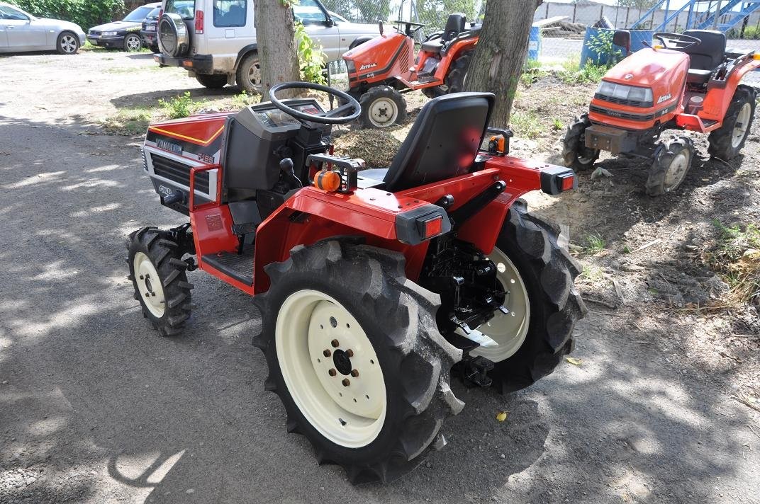 Mini traktorek Yanmar F165D 16KM 4x4 — zdjęcie 4
