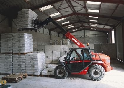 ładowarka teleskopowa Manitou — zdjęcie 2